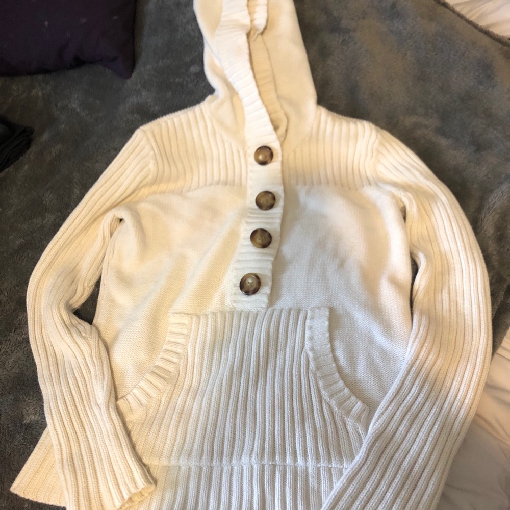 Th Sweater - image 5